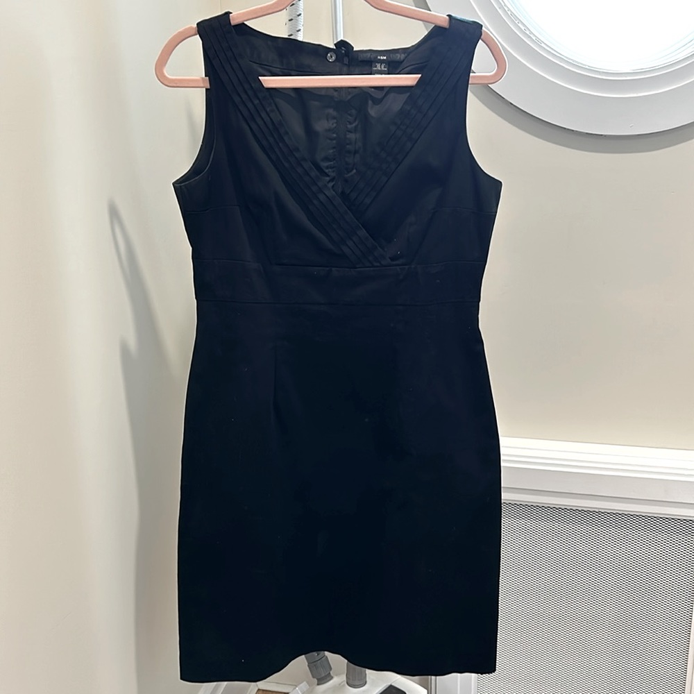 Black Size 10 HandM knee length dress